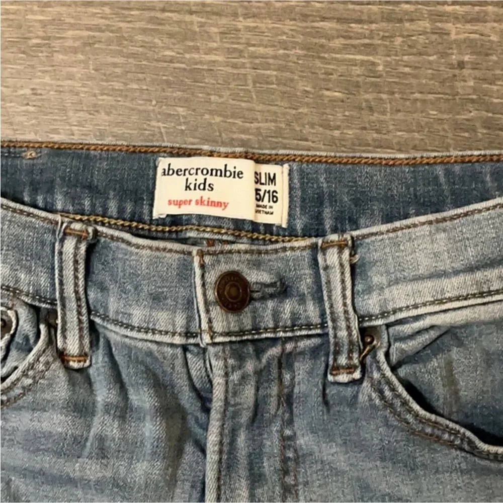 2 pairs authentic Abercrombie & Fitch distressed super Skinny jeans boys 15/16